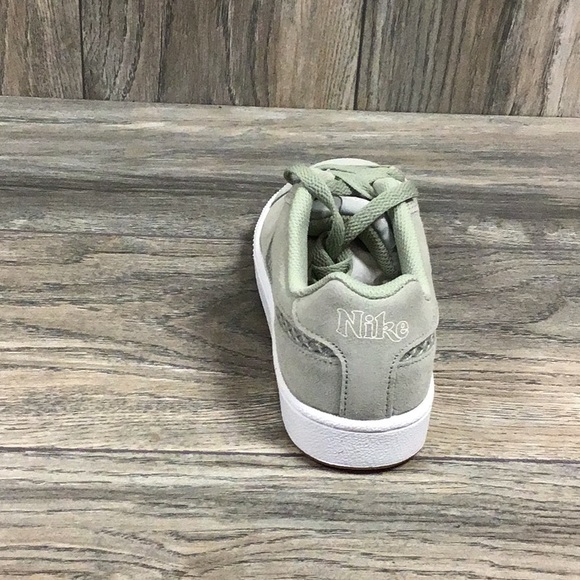 NEW Nike Court Royale PREM  AJ7731-300 - Picture 4 of 6